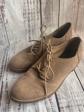 Indigo Rd Taupe Lace-Up Oxford Shoes Size 8